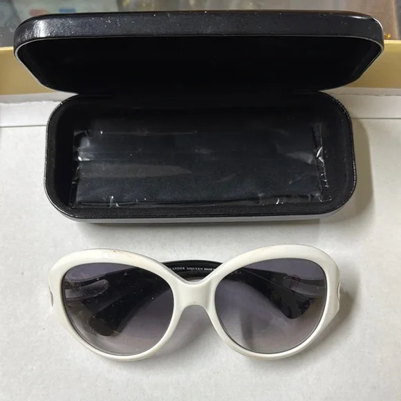 Alexander McQueen | Accessories | Alexander Mcqueen White  display picture 1